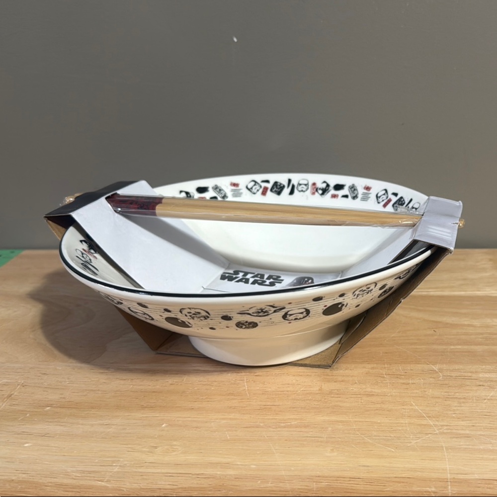 Star Wars Ceramic Bowl with Chopsticks